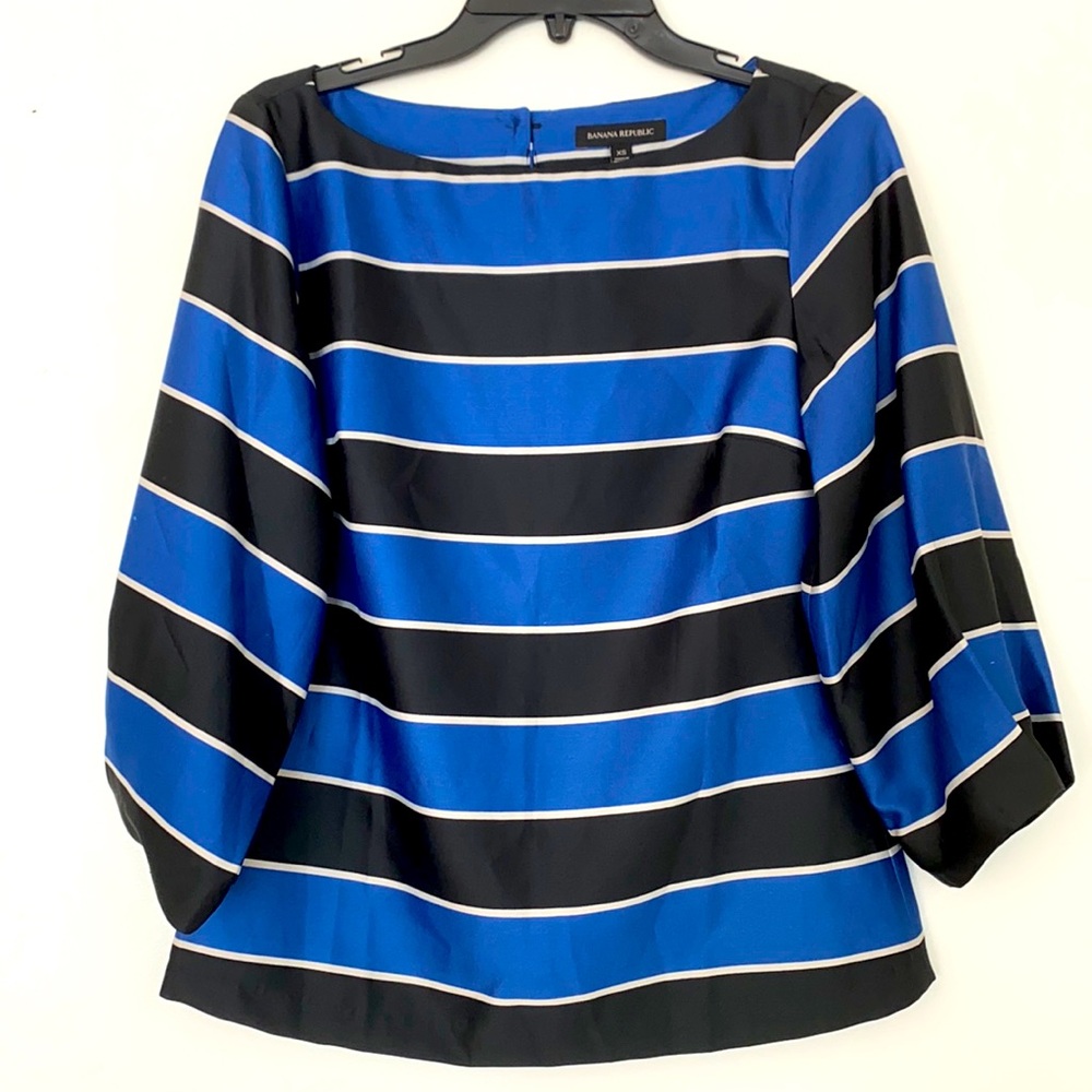 Never worn blue and black Banana Republic blouse